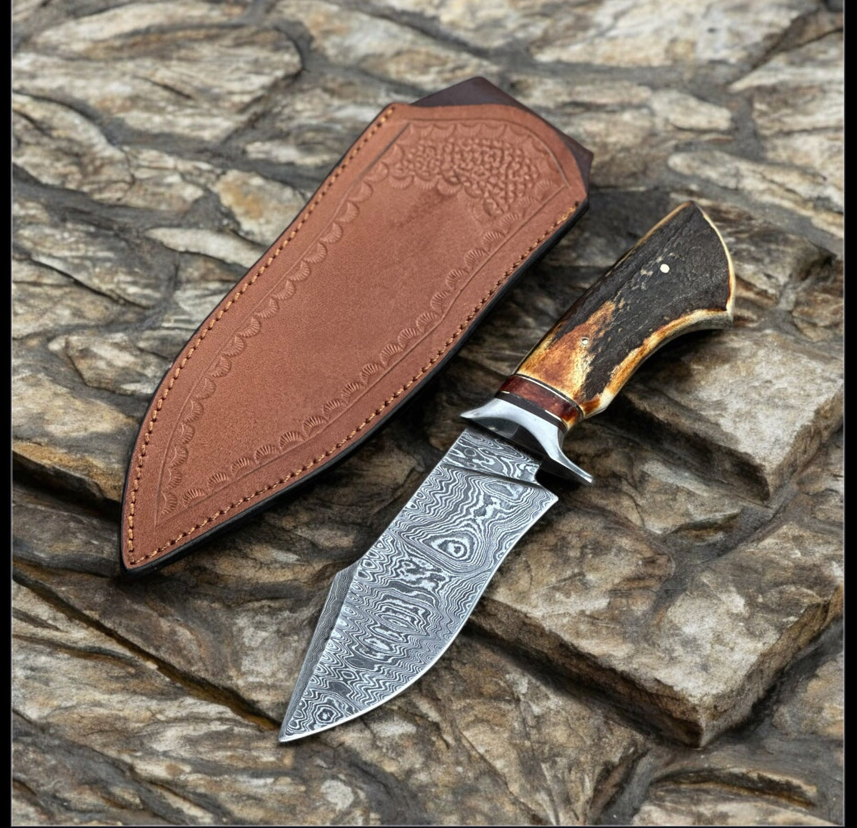 Premium Damascus Steel Hunting Knife with Stag Horn Handle & Leather Case